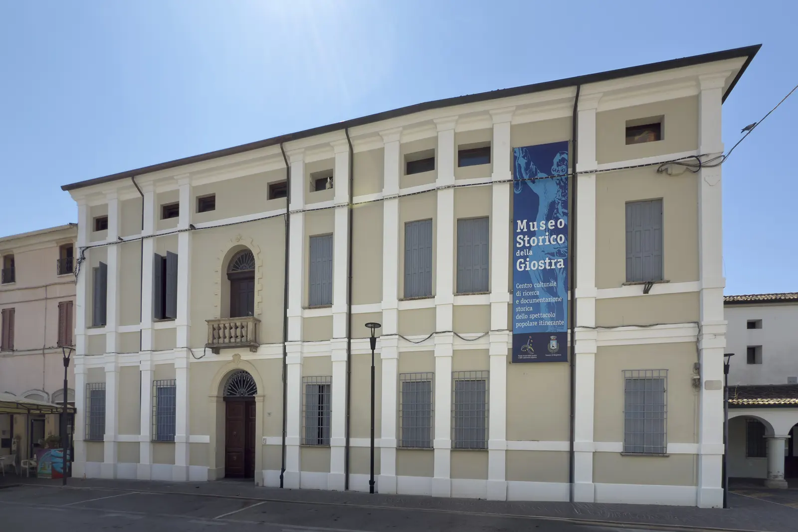 Museo della giostra vista frontale